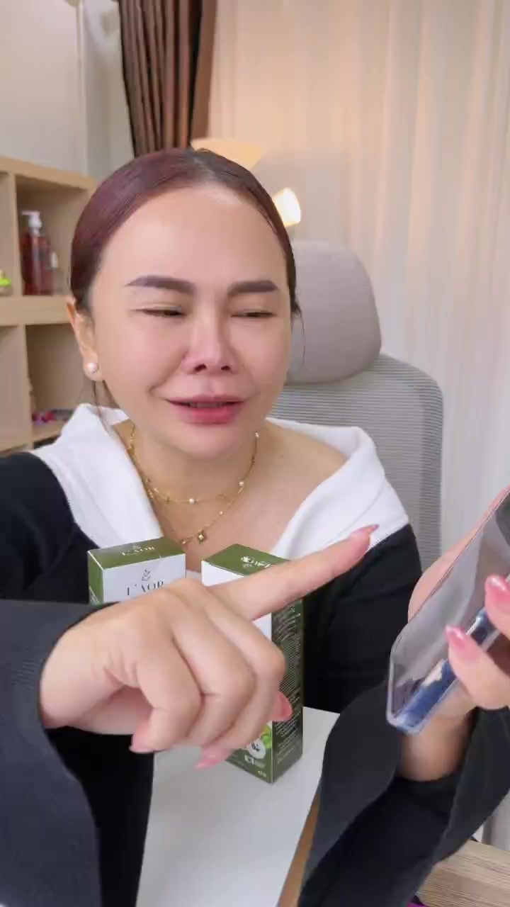 🦌(sẵn sàng giao+hàng thật) khuyến mãi 2 ống L'aor Kem Phya Yô Plu Kaw Kem Plu Kaw L'aor Kow từ thảo dược thật 1 ống 45ml
