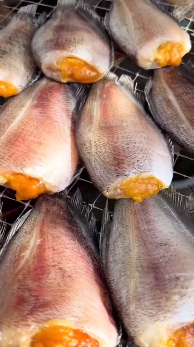 Cá trắm trứng, thân hình to lớn, không sợ kẻ nào 🐟✨ 5/6/7/8 cá/kg, thịt mềm mịn, có trứng dày dặn, thịt chắc, nước ngon #shopeevido #Shopee #ป้ายยา #อาหาร