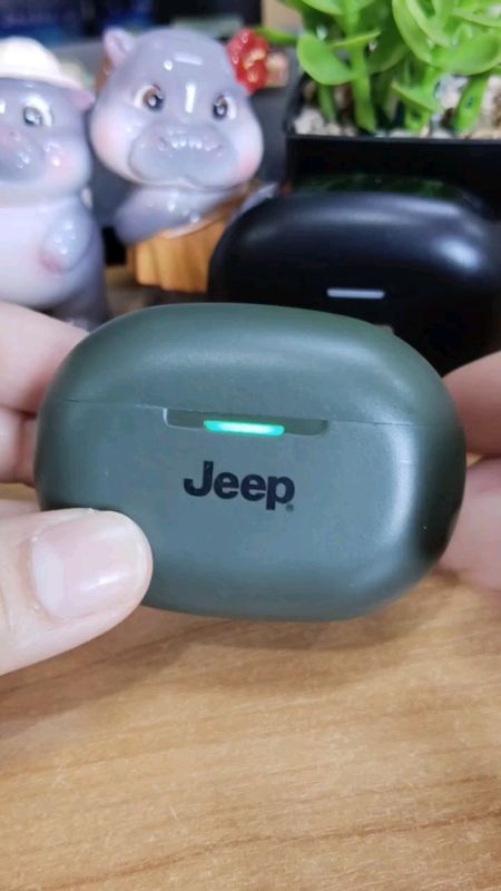 Tai nghe không dây Bluetooth Jeep #tai_nghe_bluetooth #tai_nghe Âm thanh tốt #đồ_nổi_tiếng_trong_ứng_dụng_som #Shopeevideo #tai_nghe_khong_day #tai_nghe_bluetooth