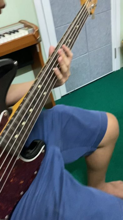 Thử nghiệm M Vave black Box dùng với Bass Fender active 5 dây, có thể dùng cho cả bass và guitar.