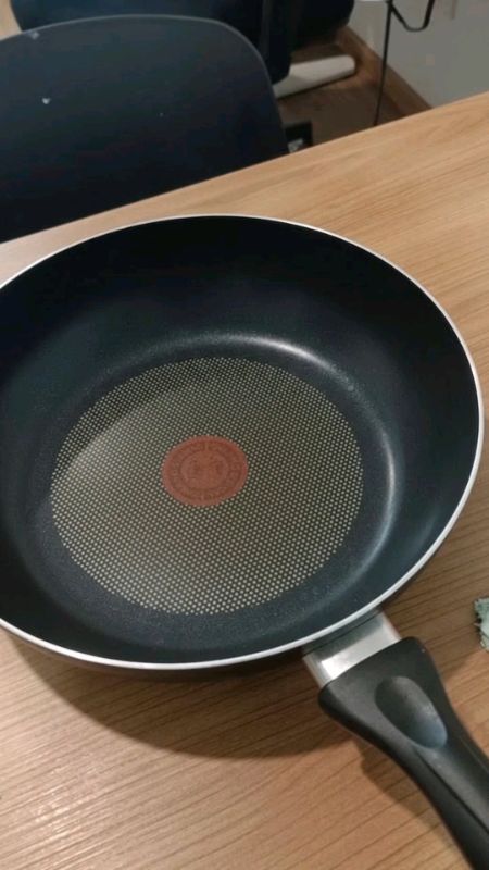Chảo Tefal dùng tốt, không dính, dễ rửa sạch