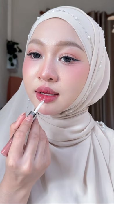1 tặng 1, bền 12 giờ